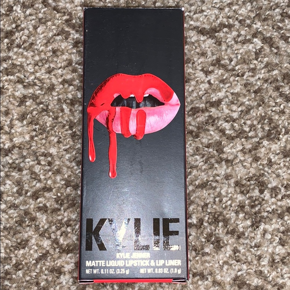 Kylie NO SLEEP Matte Lip Kit 😇